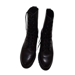 SALE!!! Rockport Vibrant EUC M W Black Above Ankle Strap Up Boots. Sz. 10 M W.